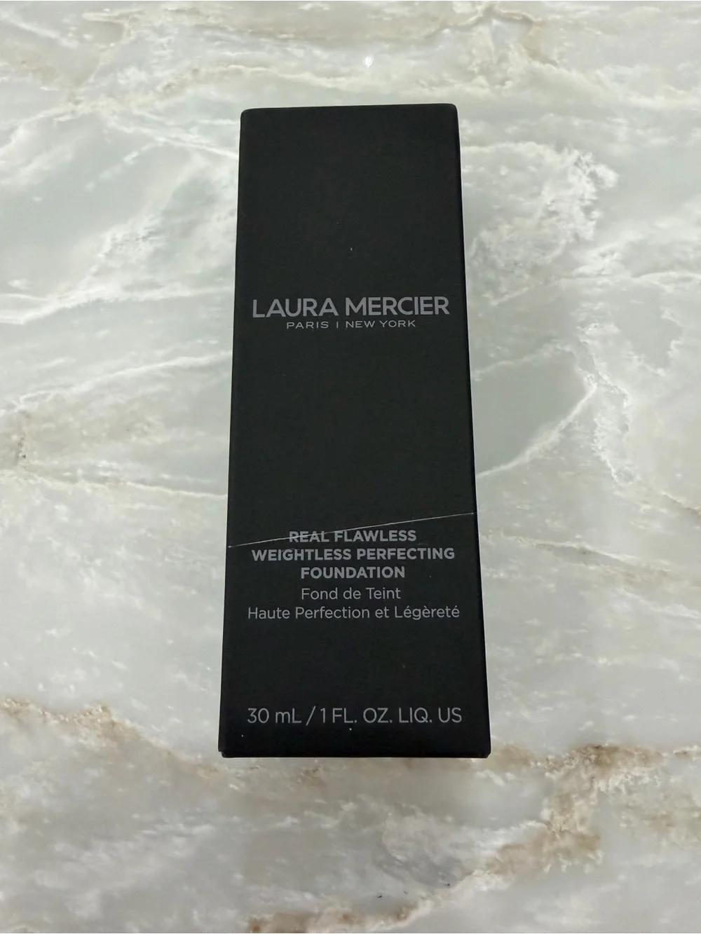 Laura Mercier Real flawless Weightless Perfecting Foundation Shade 1W1 Cashmere